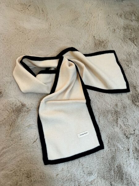 Tørklæde i cashmere blend  sort og hvid